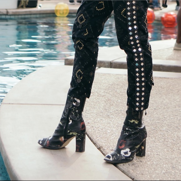 Matisse Floral Posey leather ankle boots - fun and comfy! - Picture 12 of 12